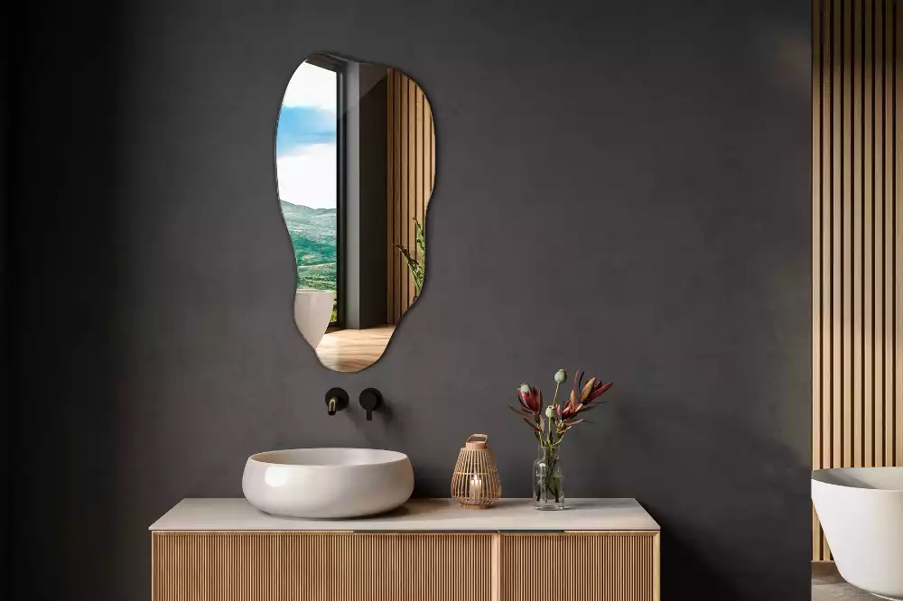 Miroir mural à forme organique