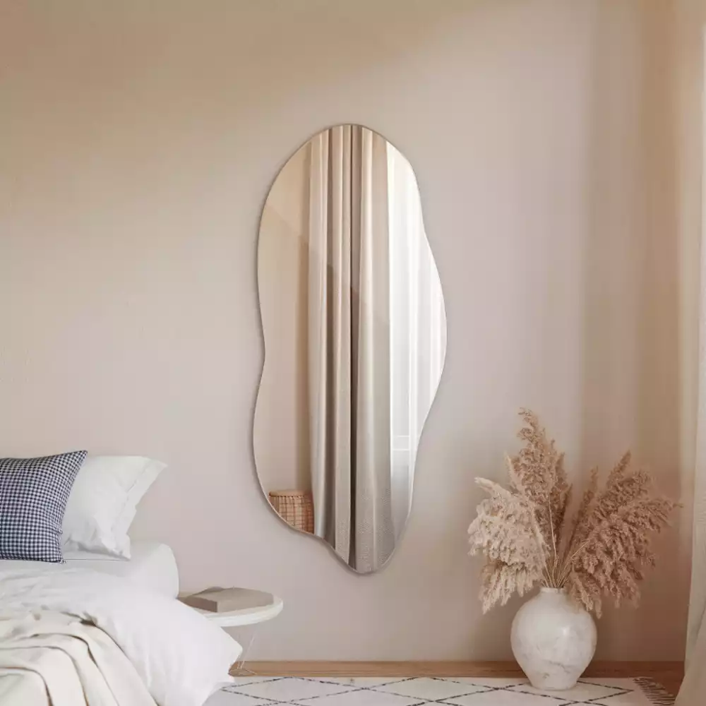Miroir suspendu de forme organique moderne