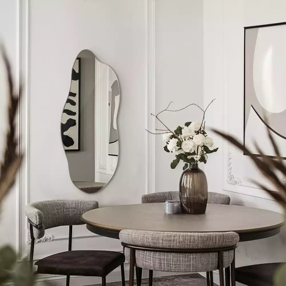 Miroir suspendu de forme organique moderne