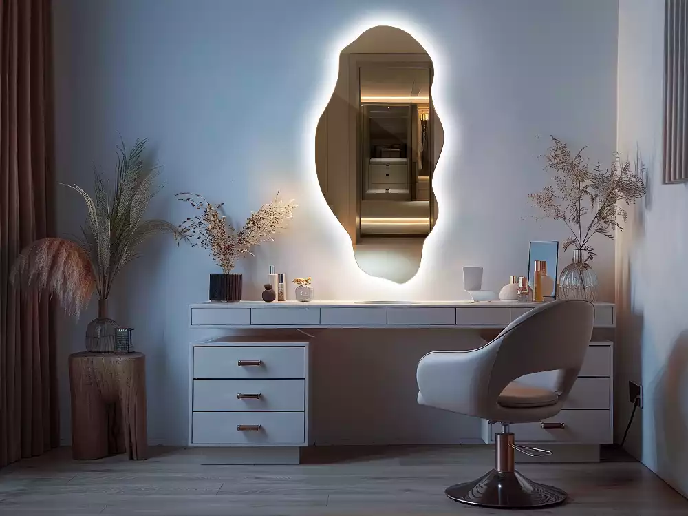 Miroir décoratif organique avec éclairage LED