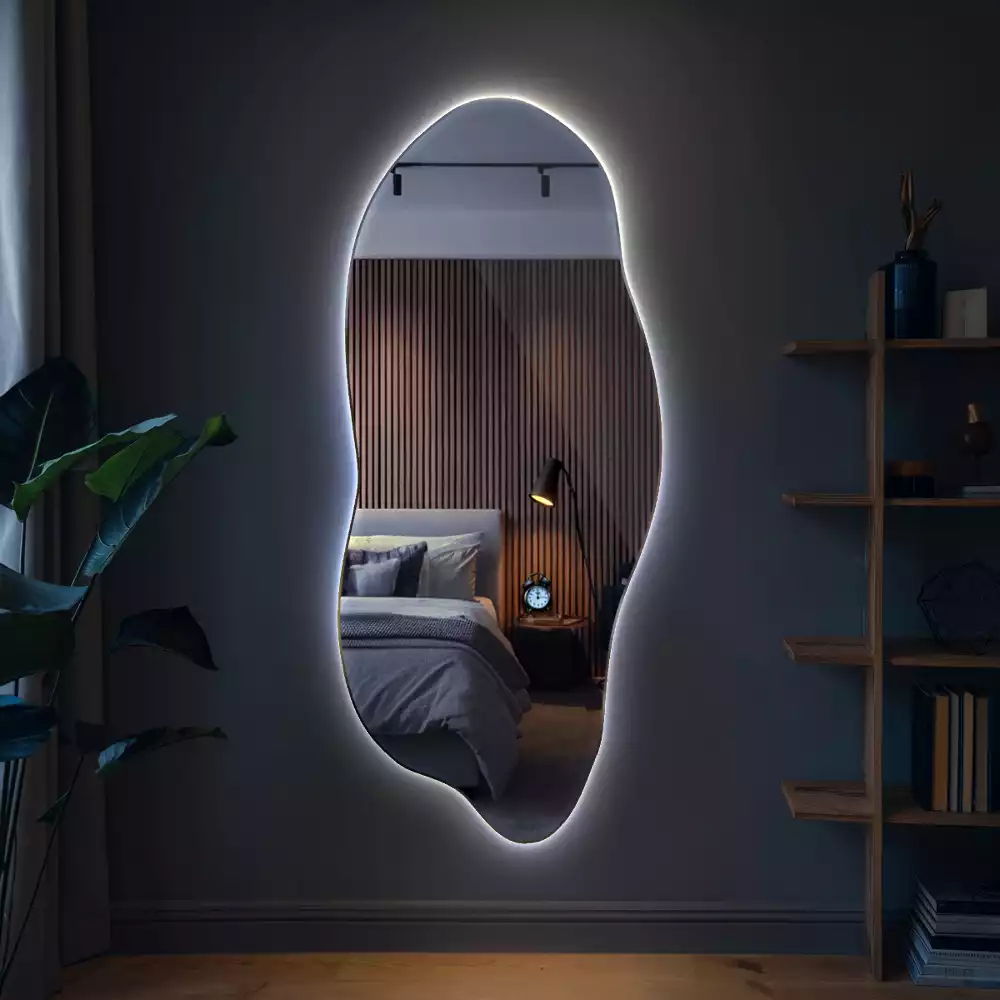Miroir organique lumineux suspendu au design original