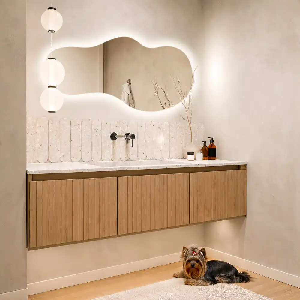 Miroir mural LED moderne de forme organique