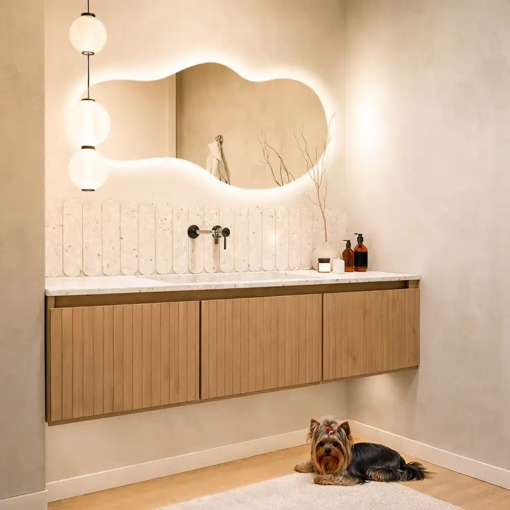 Miroir mural LED moderne de forme organique