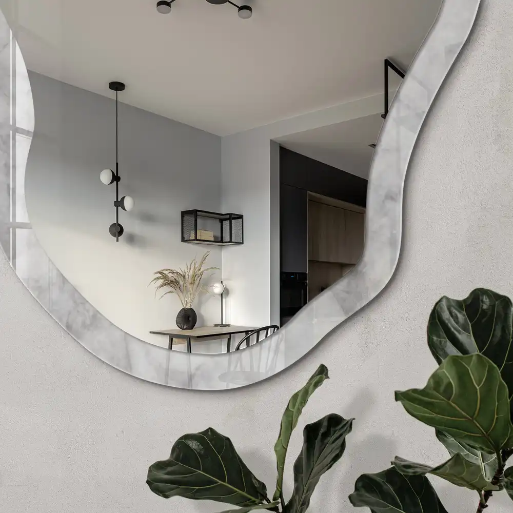 Miroir irrégulier à motif marbre gris