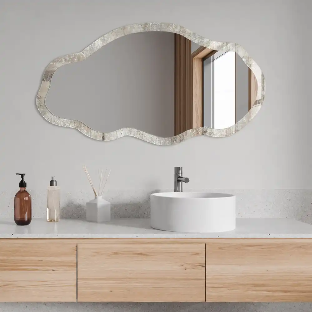 Miroir à forme irrégulière avec cadre finition patine industrielle
