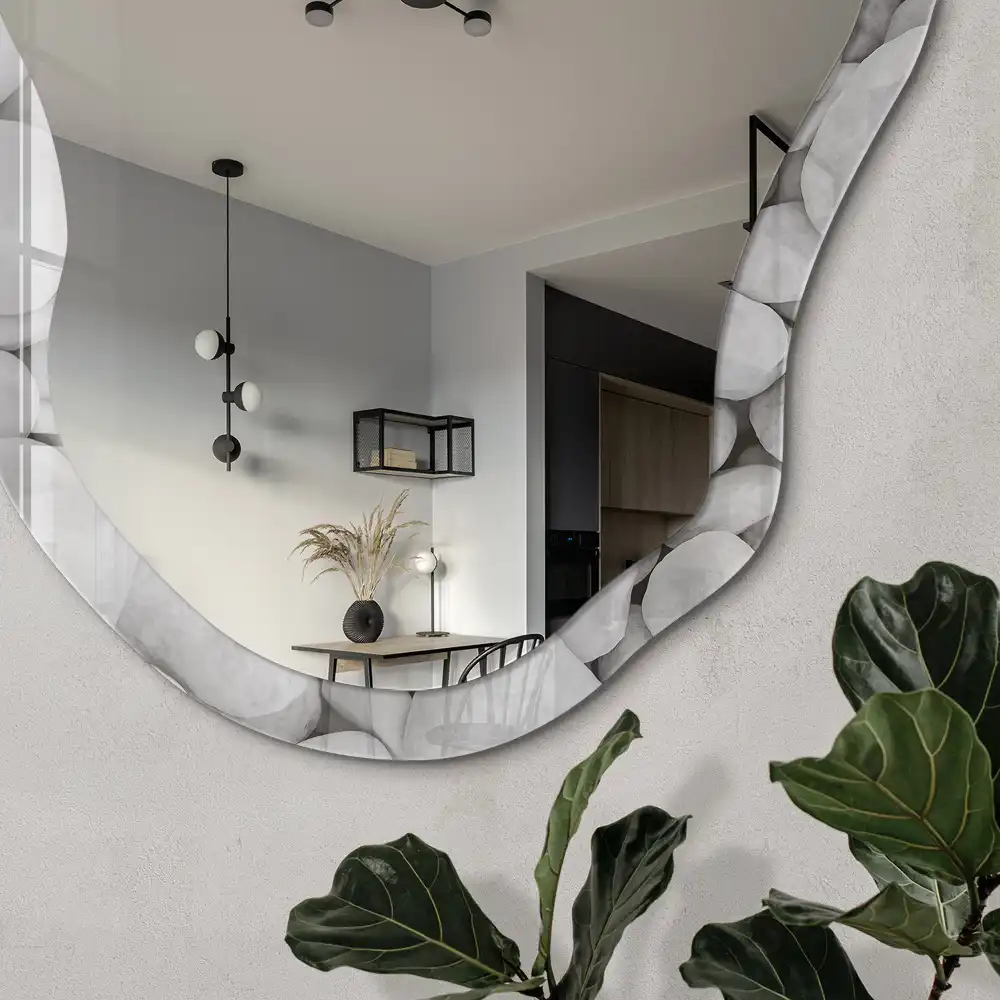Miroir encadré à impression de forme irrégulière avec pierres claires