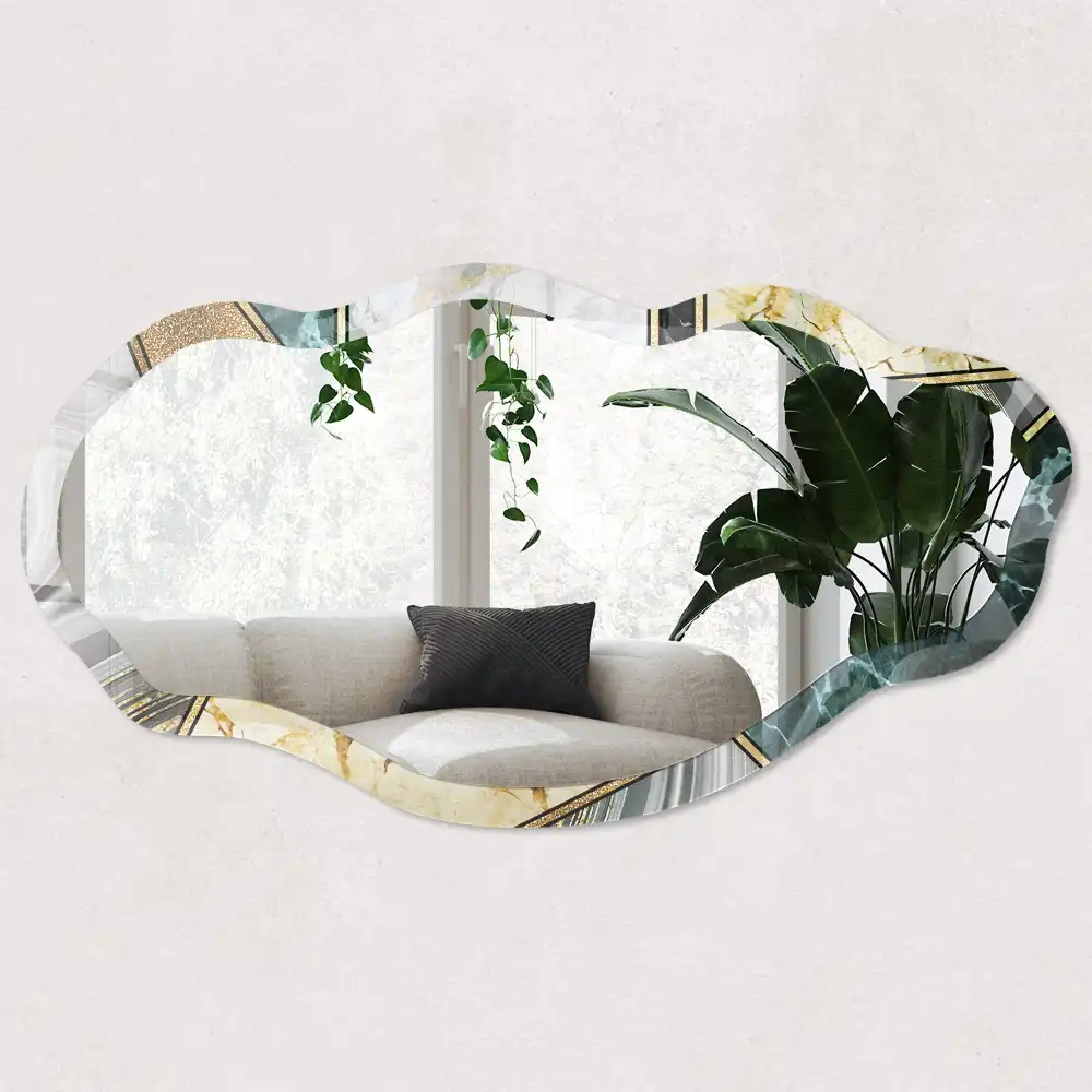 Miroir encadré à motif mosaïque géométrique de forme irrégulière
