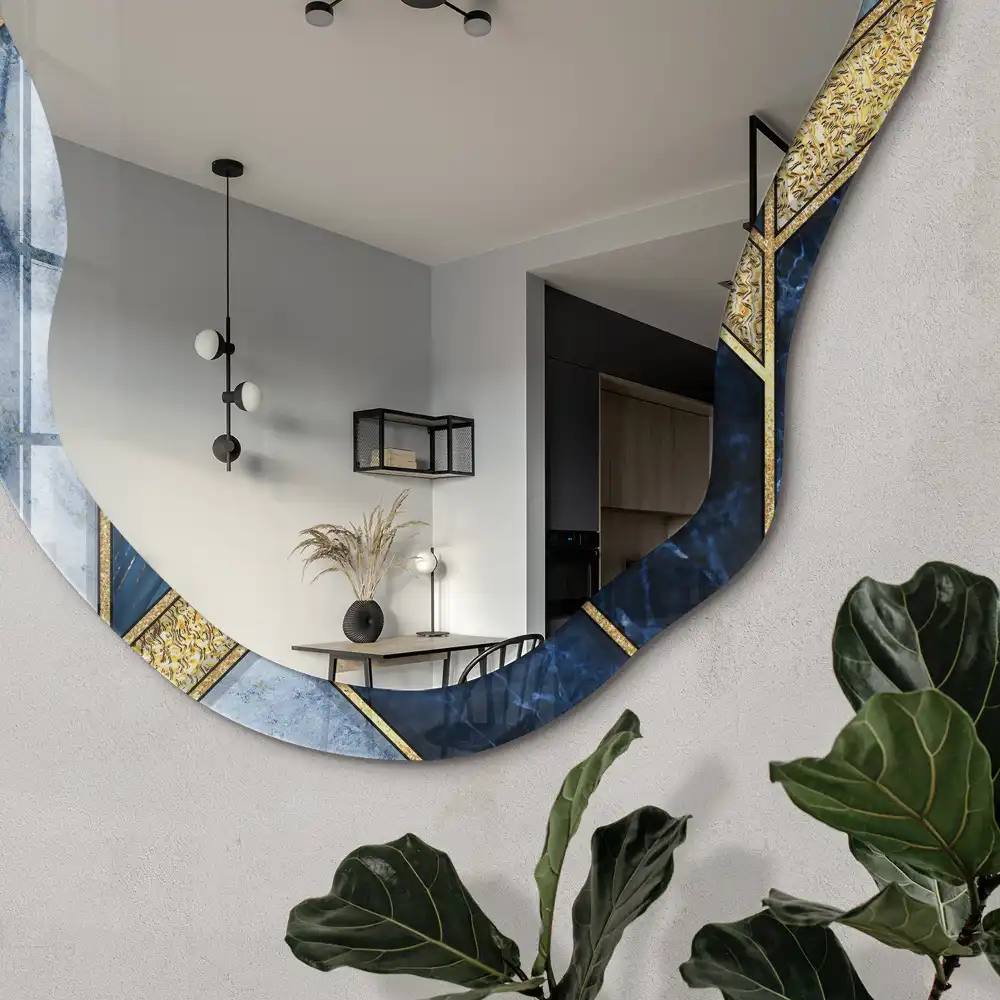 Miroir décoratif irrégulier avec motif mosaïque bleue