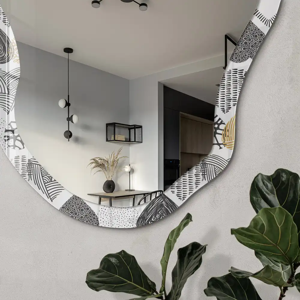 Miroir irrégulier à motif de cœurs géométriques
