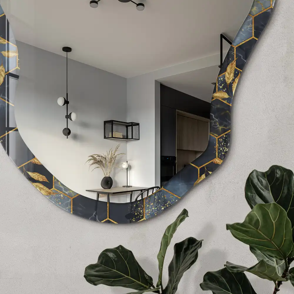 Miroir encadré à motif géométrique avec impression de forme irrégulière