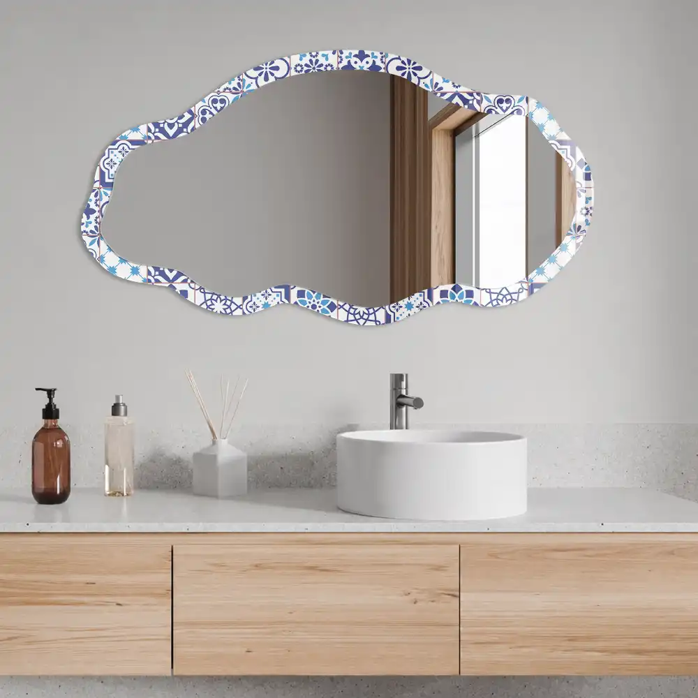 Miroir encadré à motif géométrique effet carrelage
