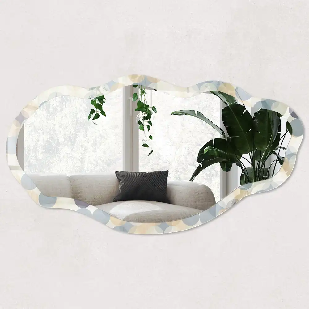 Miroir encadré à motif à pois et forme irrégulière