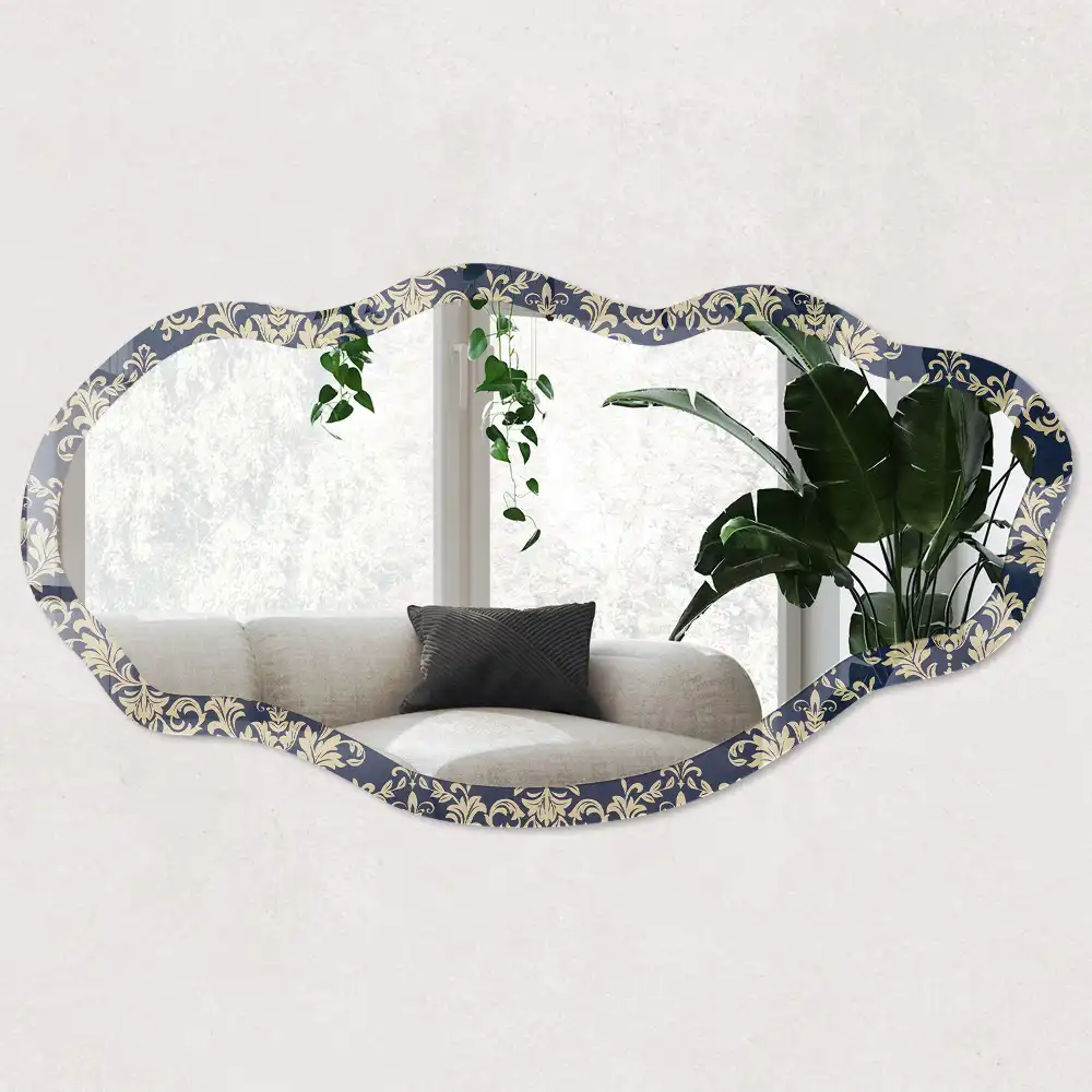 Miroir irrégulier à motif ornemental classique