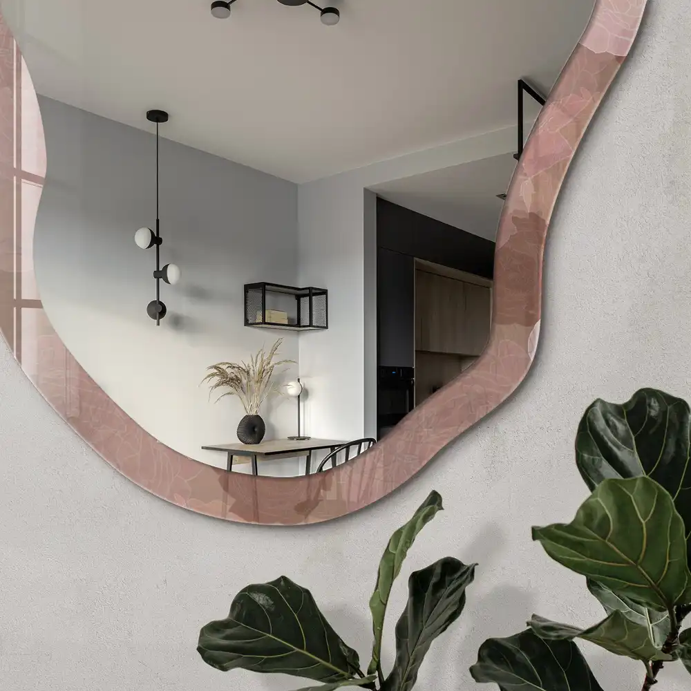Miroir encadré à motif floral romantique et forme irrégulière