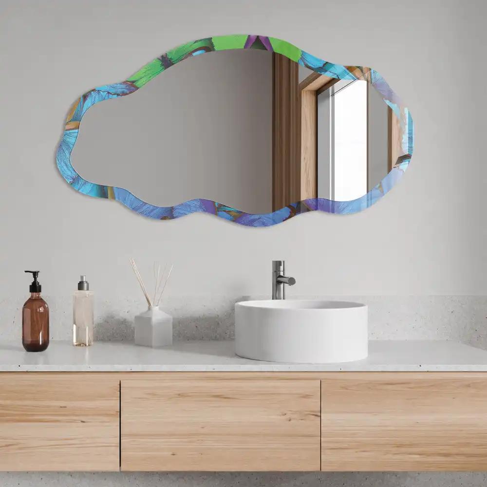 Miroir irrégulier avec motif papillon