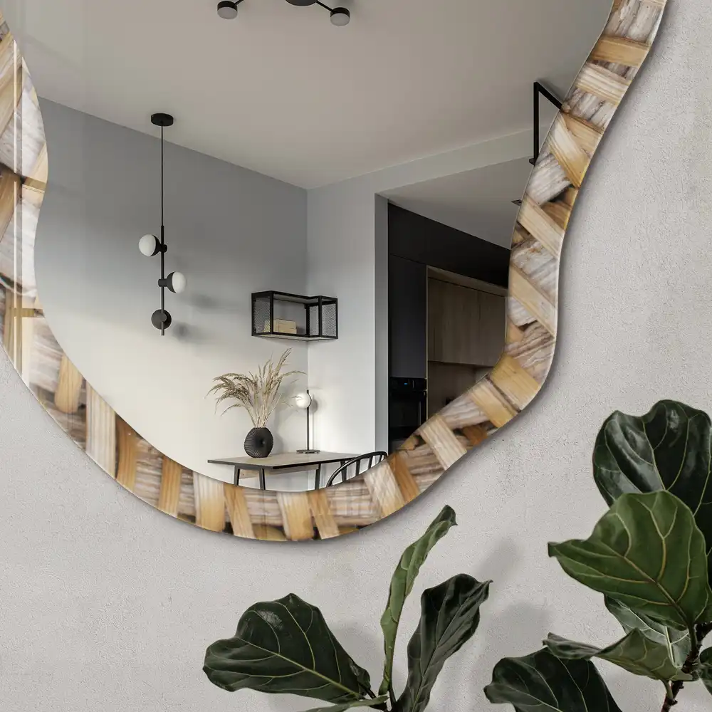 Miroir encadré avec impression forme irrégulière et panier naturel