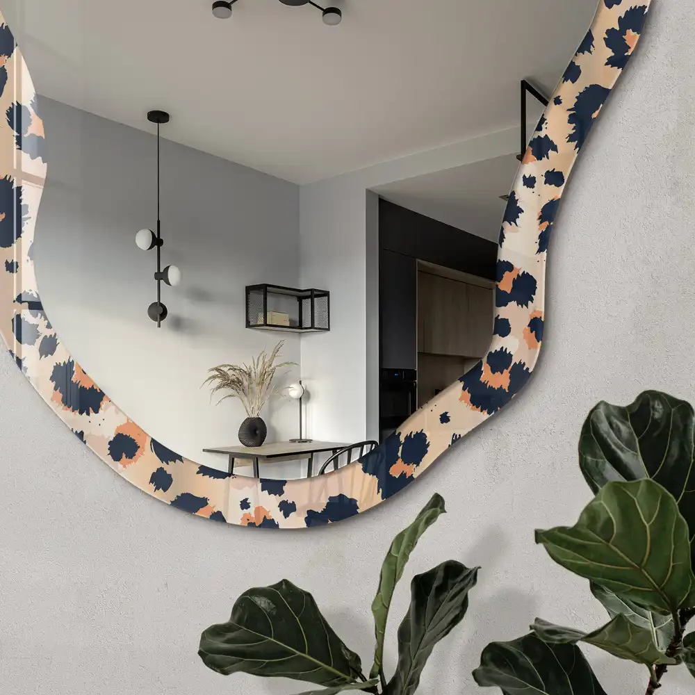 Miroir encadré à motif animal et forme irrégulière