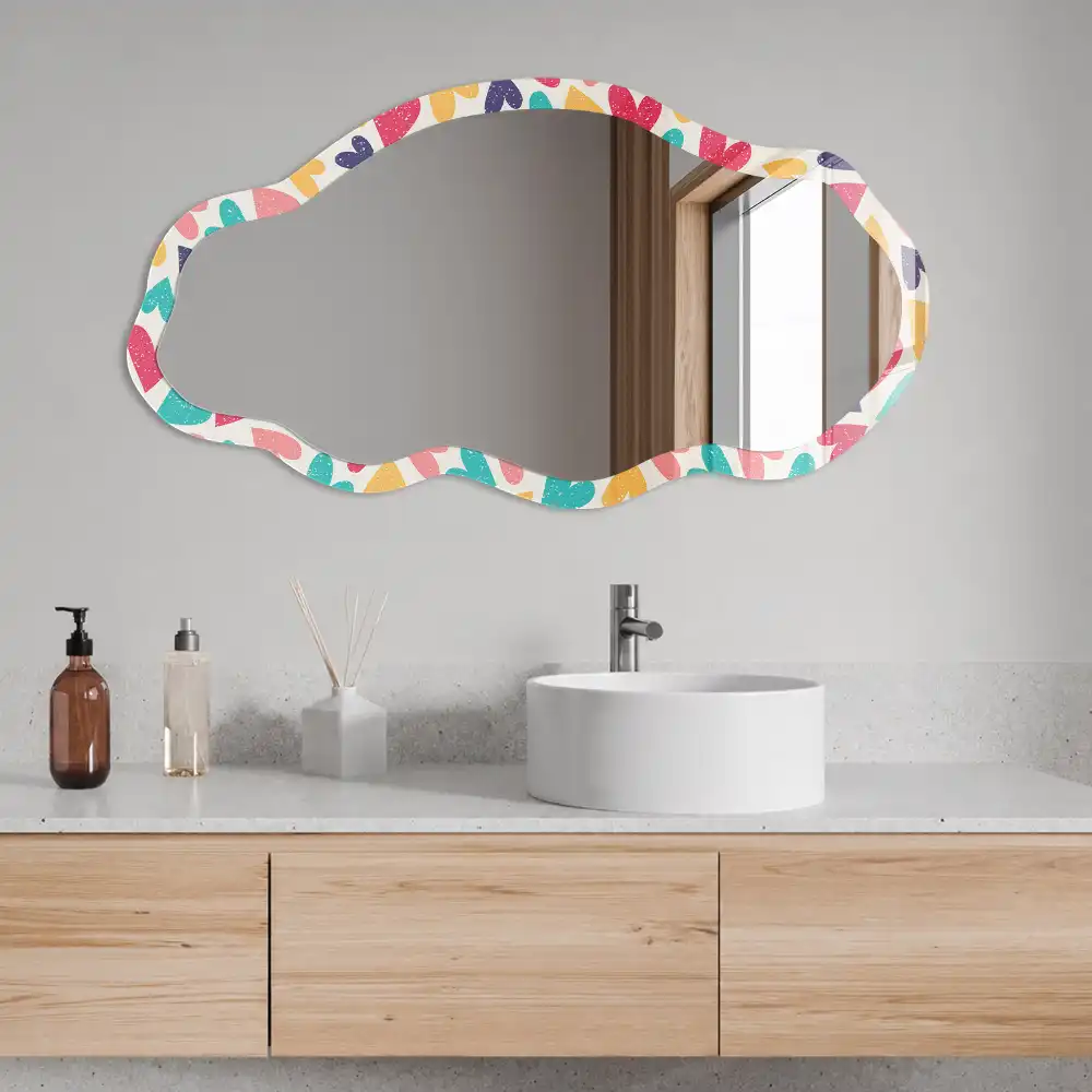 Miroir encadré à impression de cœurs colorés de forme irrégulière