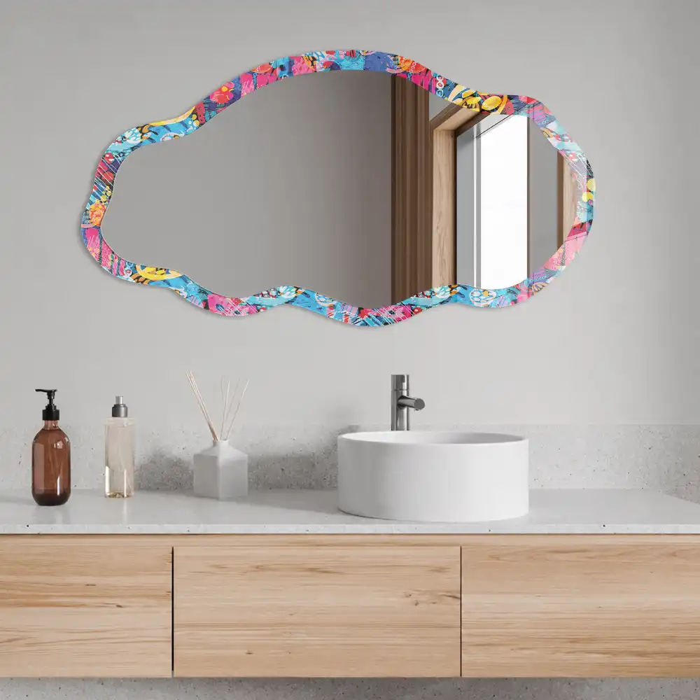 Miroir encadré avec impression d'une forme abstraite colorée irrégulière