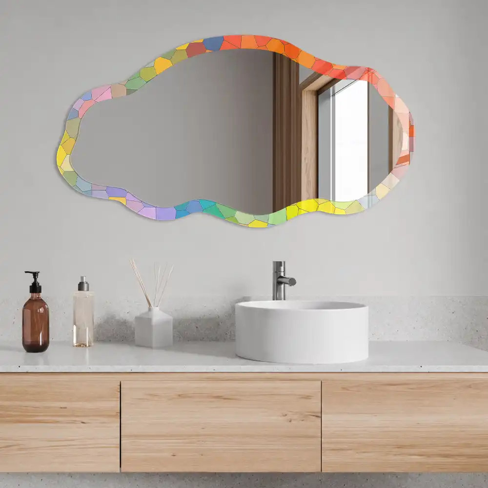 Miroir encadré à motif mosaïque coloré de forme irrégulière