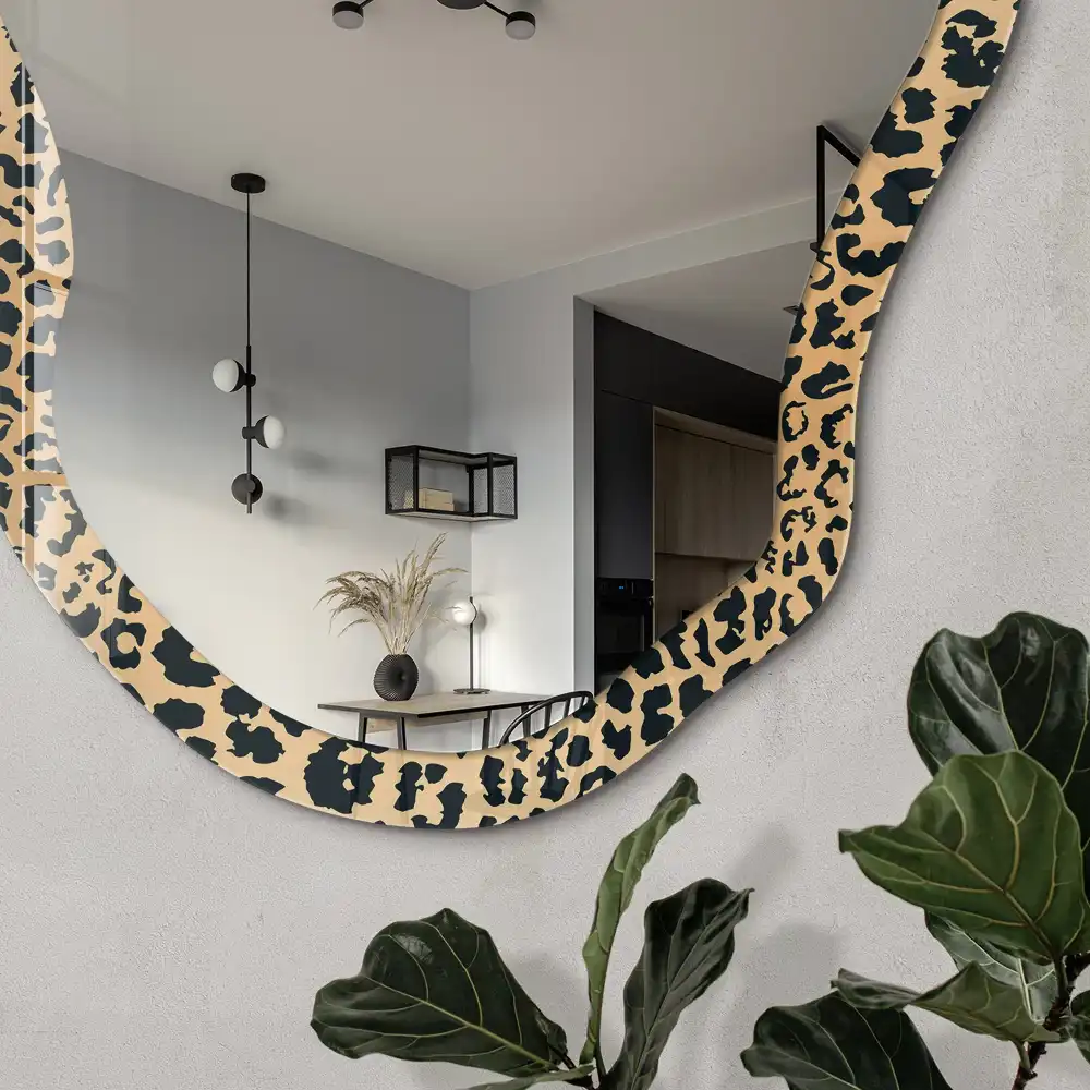 Miroir irrégulier à motif animal