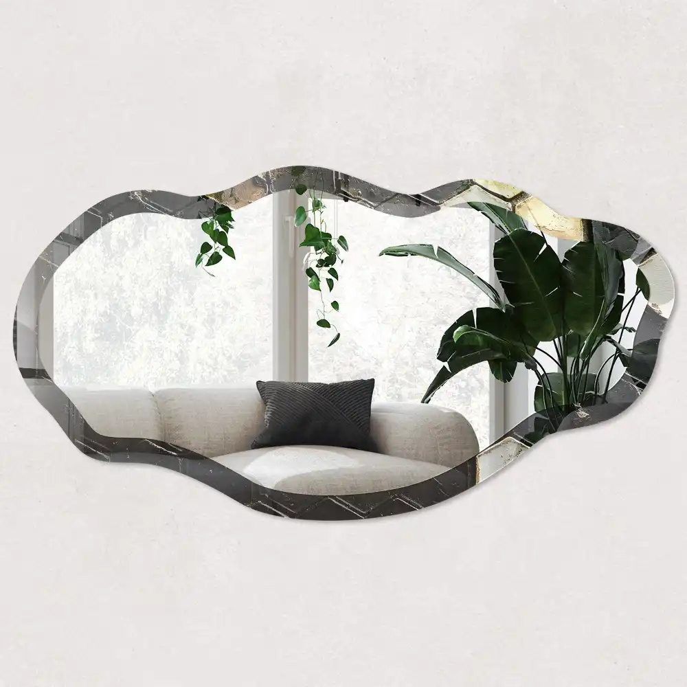 Miroir encadré à motif géométrique carrelé de forme irrégulière