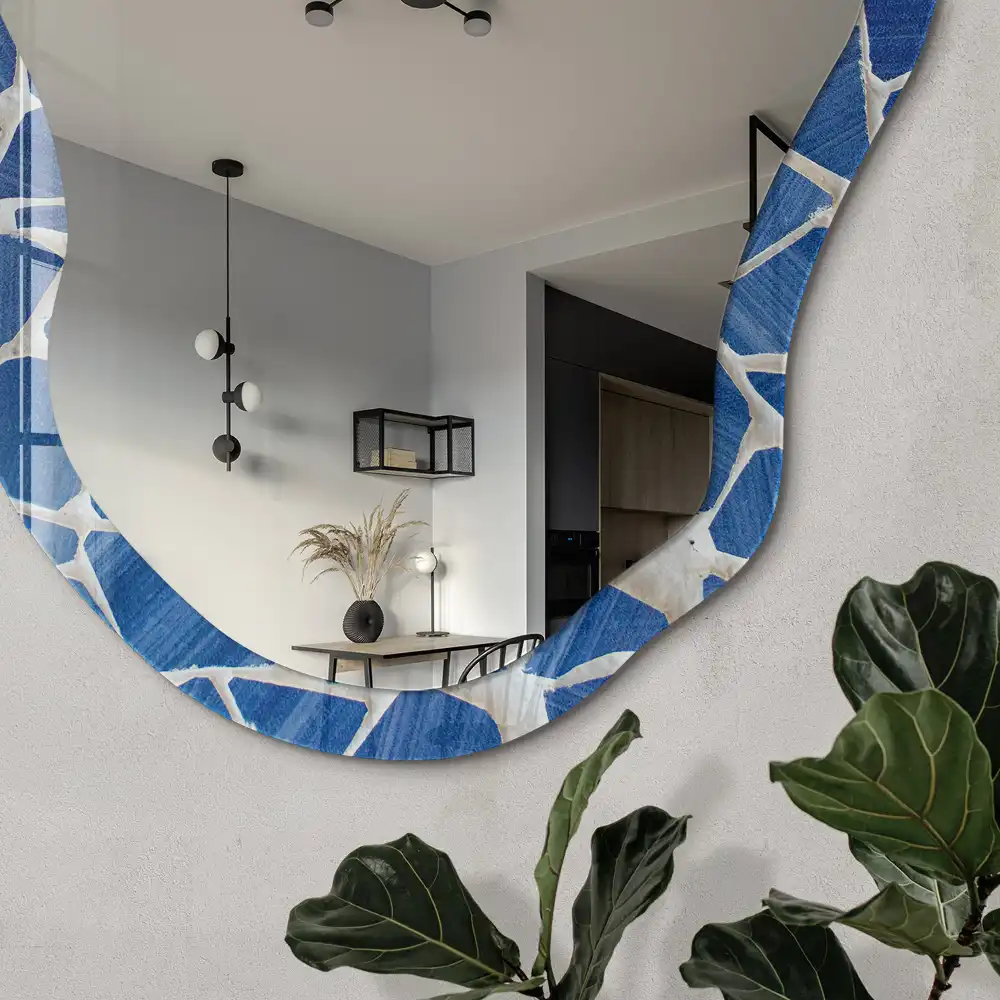 Miroir décoratif irrégulier à motif mosaïque bleue