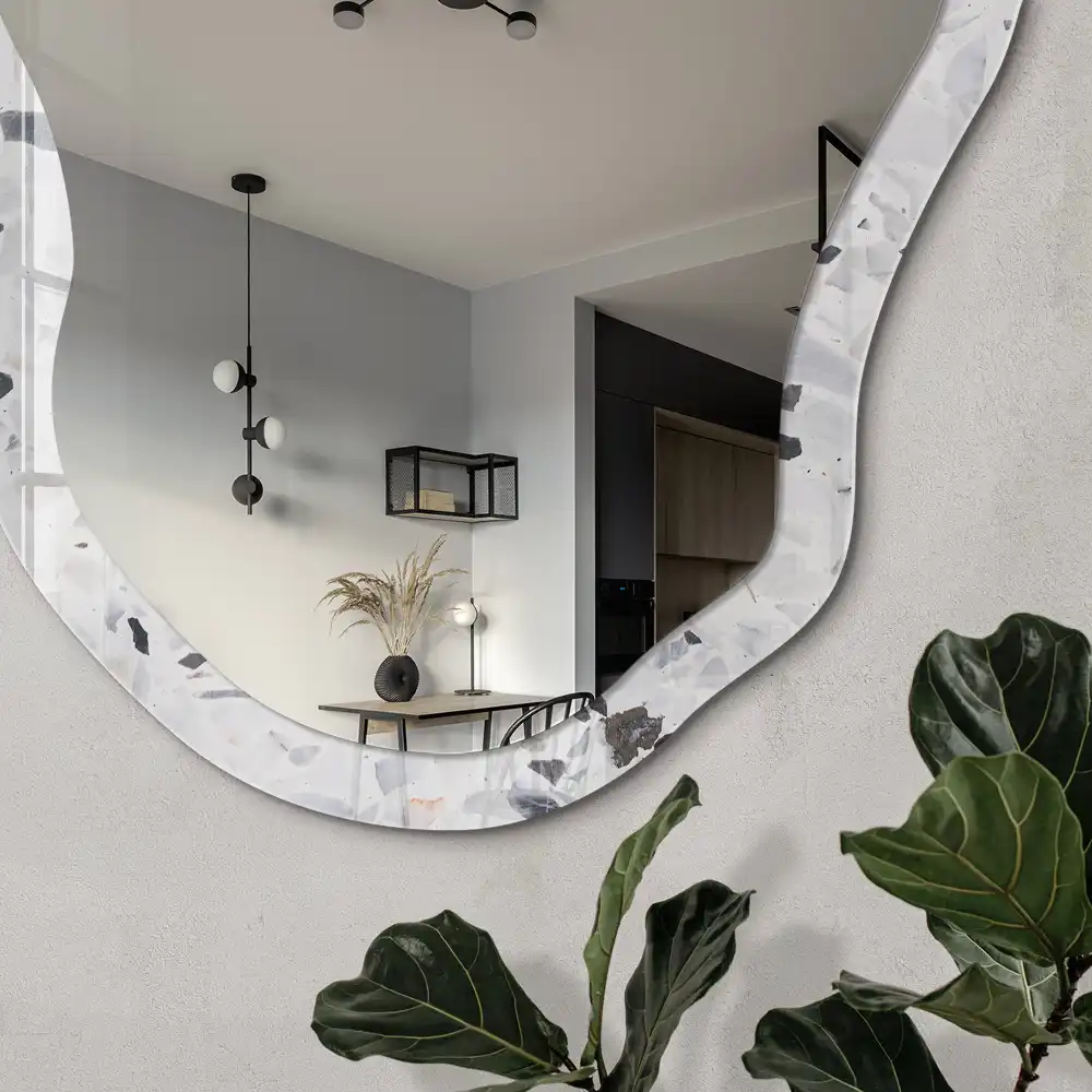 Miroir décoratif irrégulier à motif terrazzo