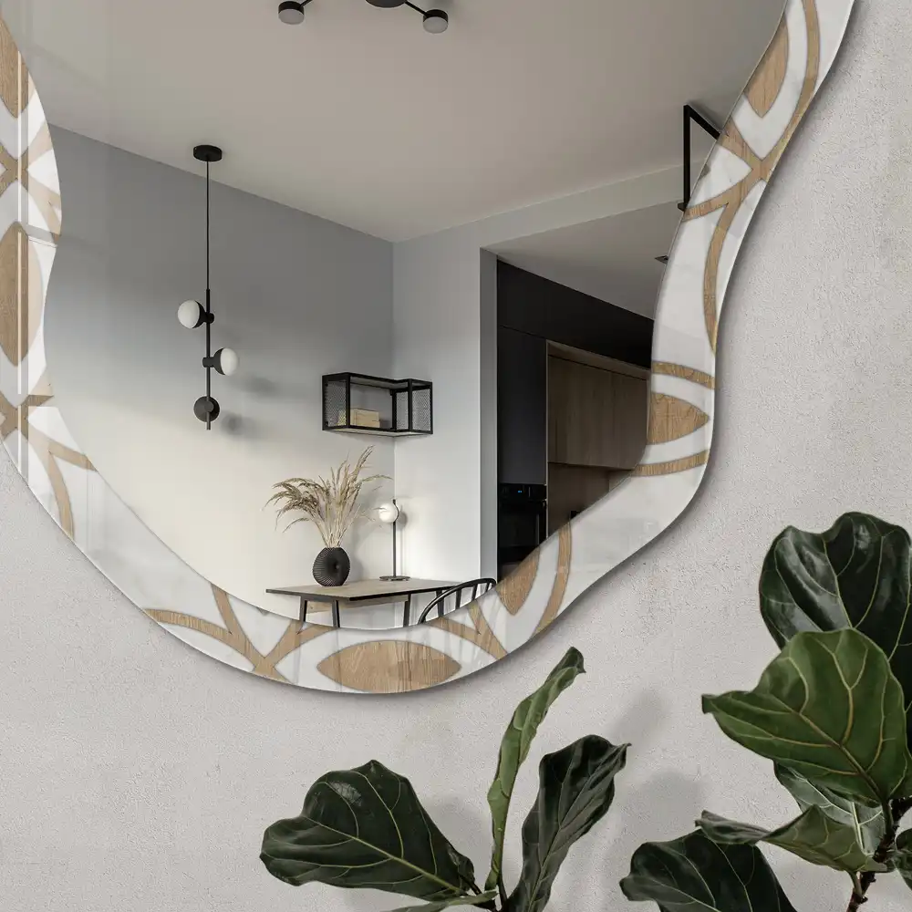 Miroir encadré à motif géométrique avec impression de forme irrégulière