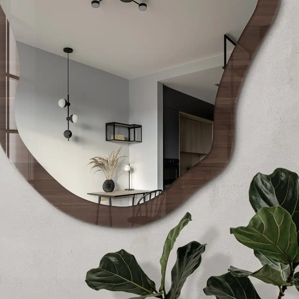 Miroir encadré à impression forme irrégulière avec fond en bois