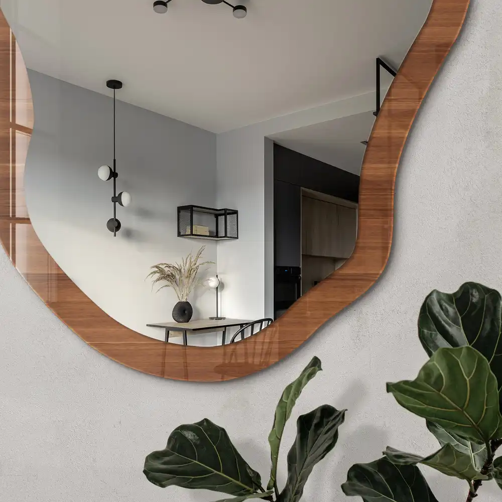 Miroir irrégulier avec motif bois