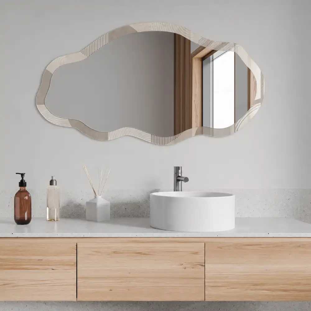 Miroir encadré à impression géométrique de forme irrégulière au design moderne