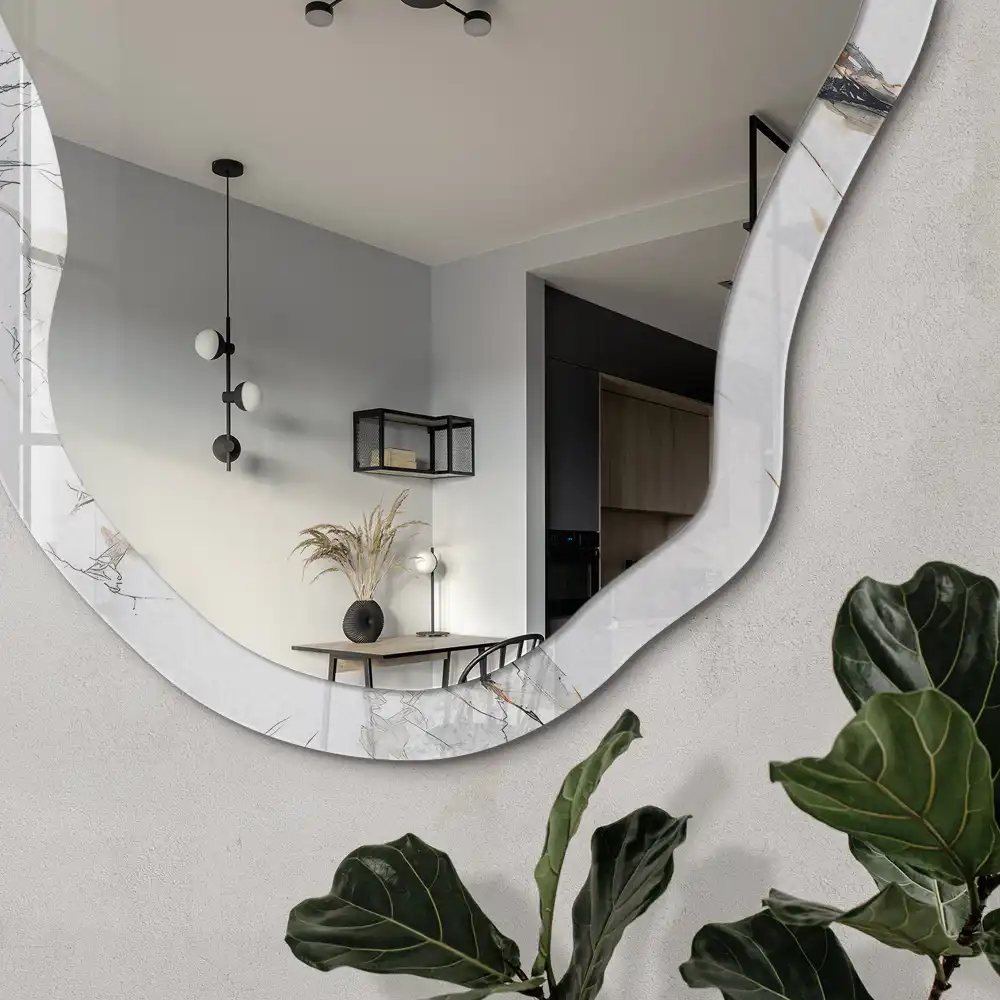 Miroir encadré à impression effet marbre forme irrégulière