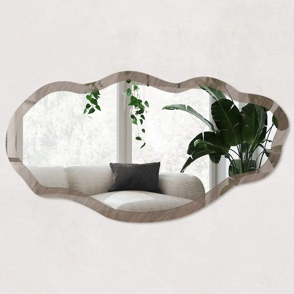 Miroir mural encadré de forme irrégulière avec cadre en bois