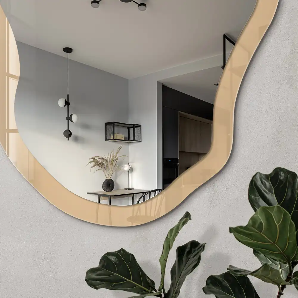 Miroir encadré apaisement beige à forme irrégulière