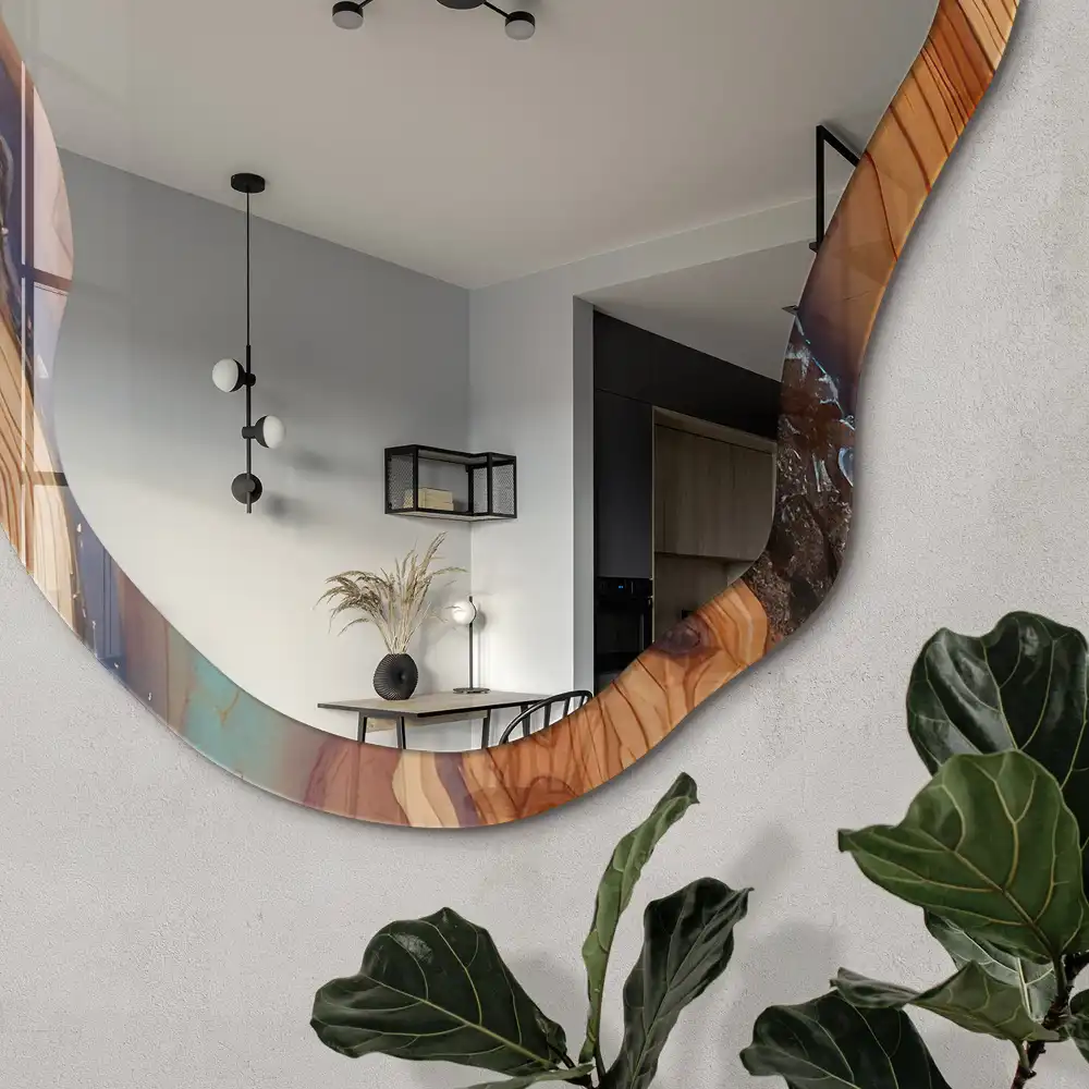 Miroir irrégulier avec impression bois et résine