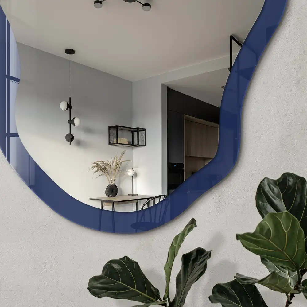 Miroir irrégulier avec impression bleu marine soutenu