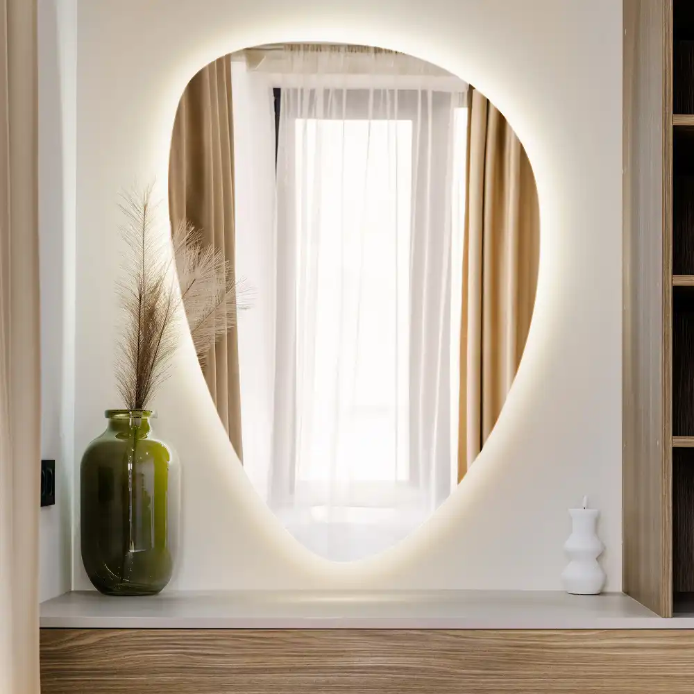 Miroir mural en forme d'œuf avec éclairage LED