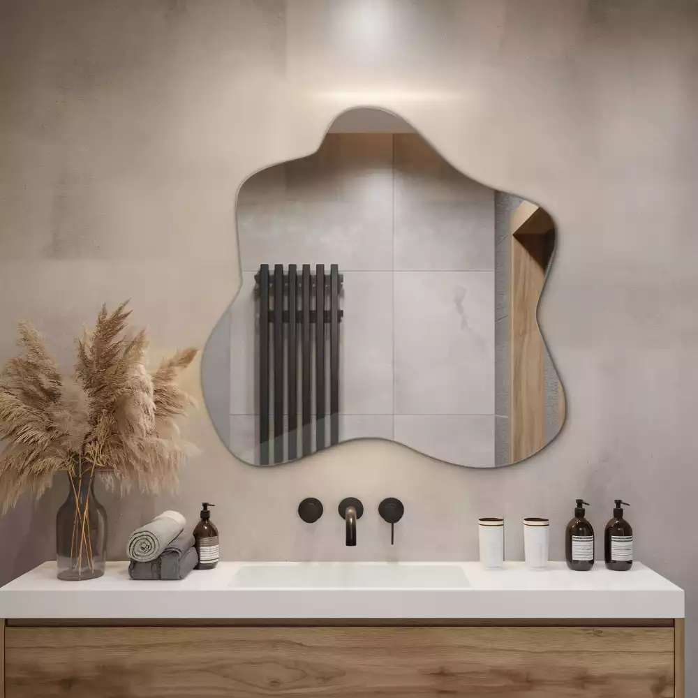 Miroir suspendu de forme organique irrégulière