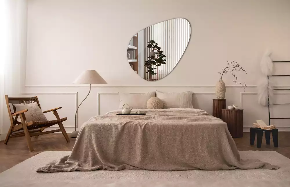 Miroir suspendu de forme organique moderne