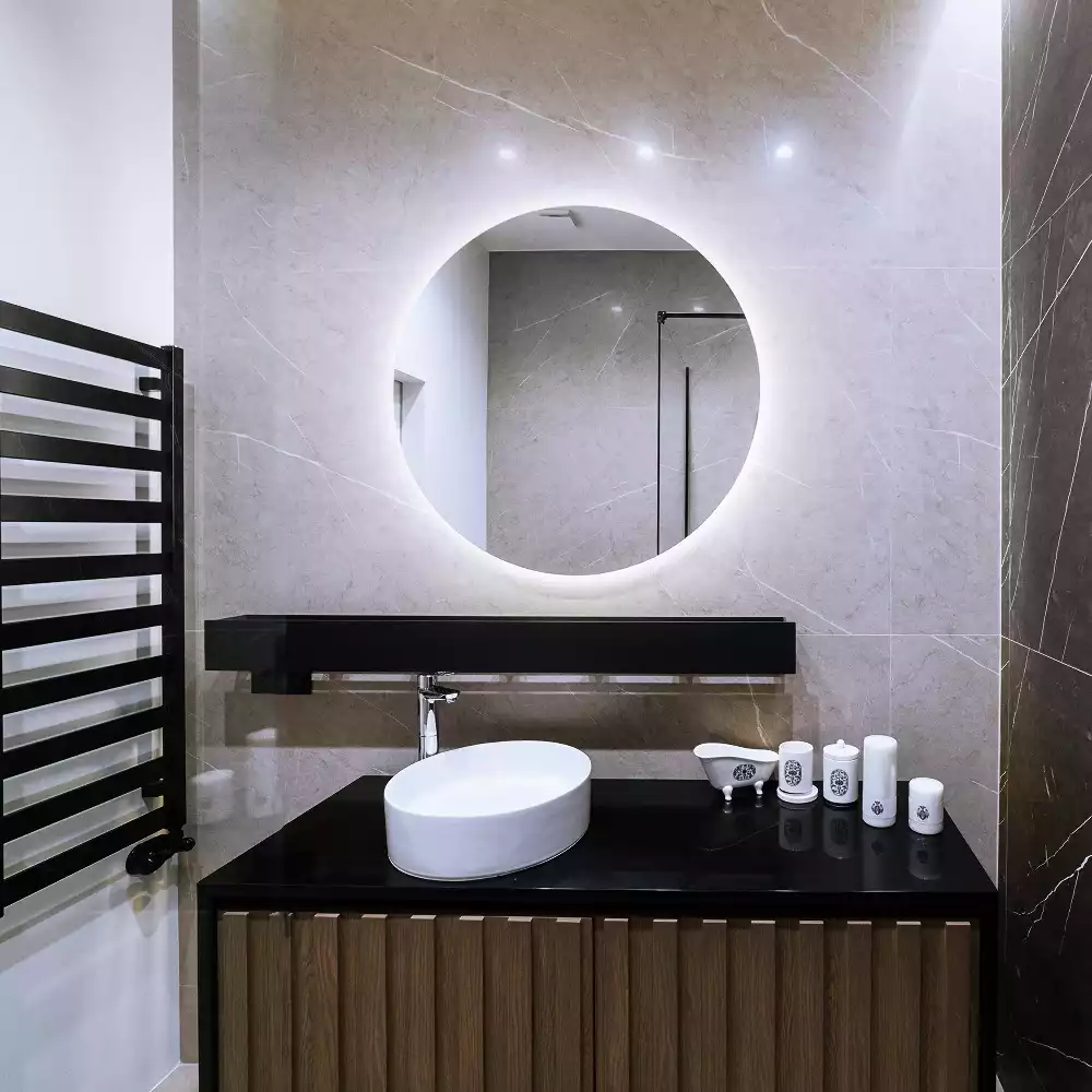 Miroir rond moderne avec éclairage LED par rétroéclairage