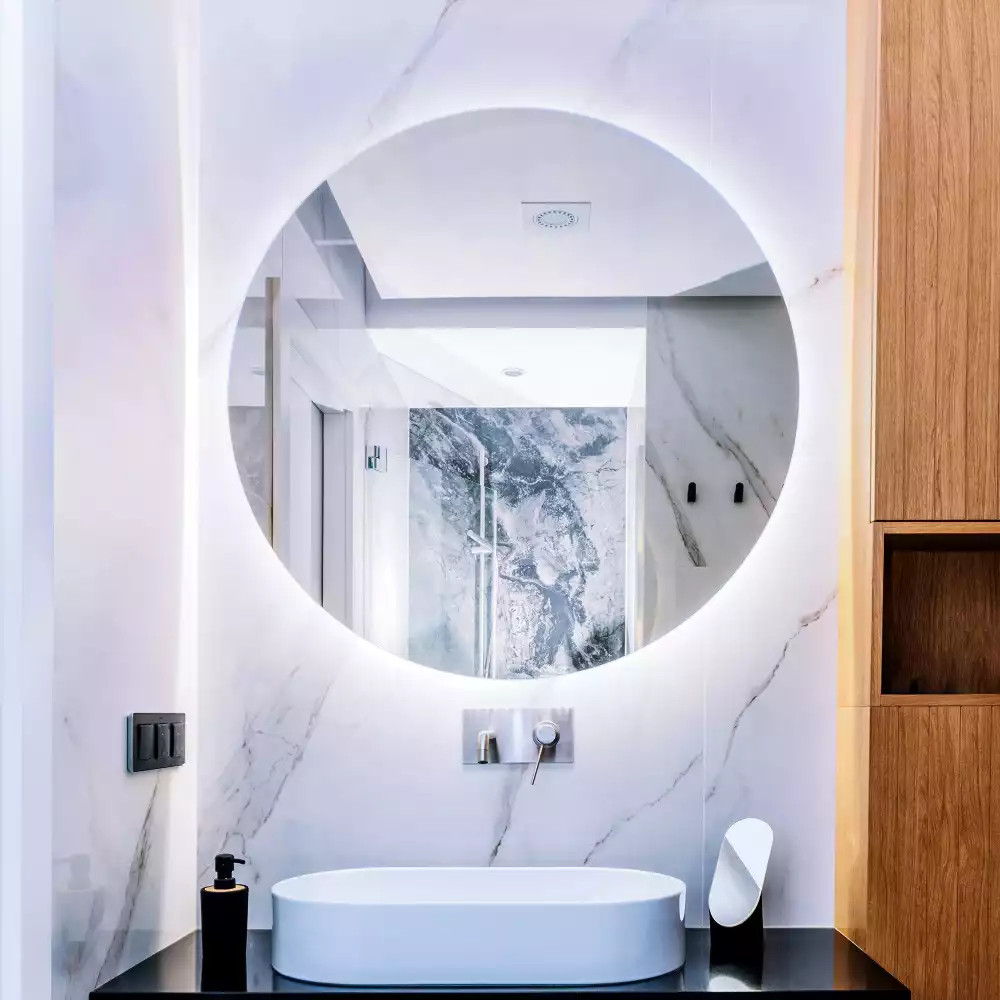 Miroir rond moderne avec éclairage LED par rétroéclairage