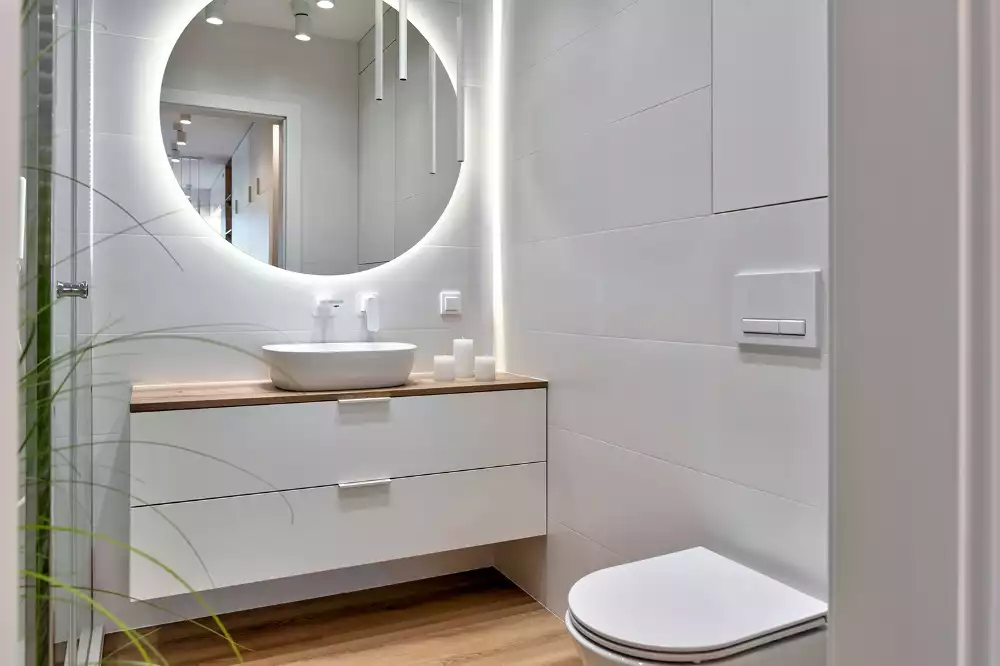 Miroir rond moderne avec éclairage LED par rétroéclairage
