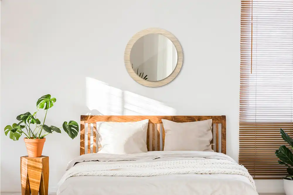Miroir rond avec décoration bois clair