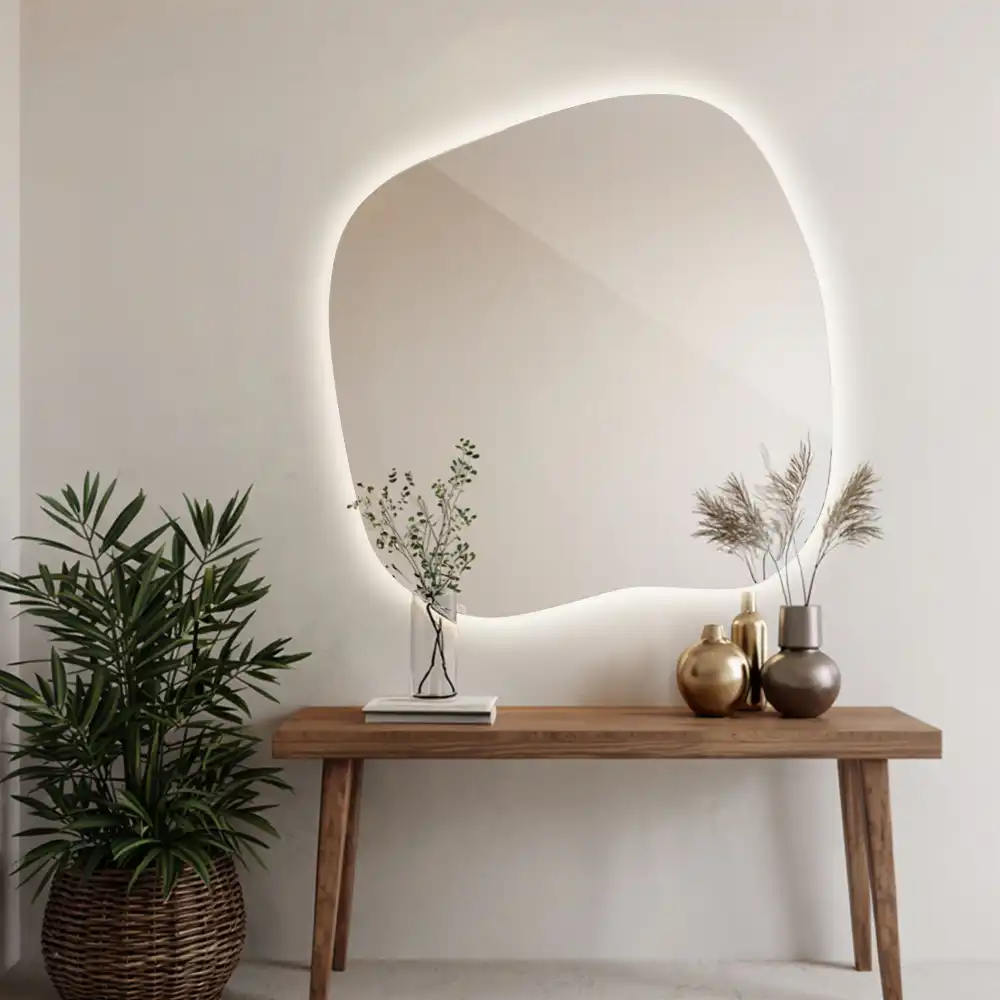 Miroir lumineux de forme organique