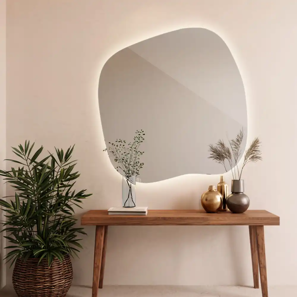 Miroir lumineux de forme organique