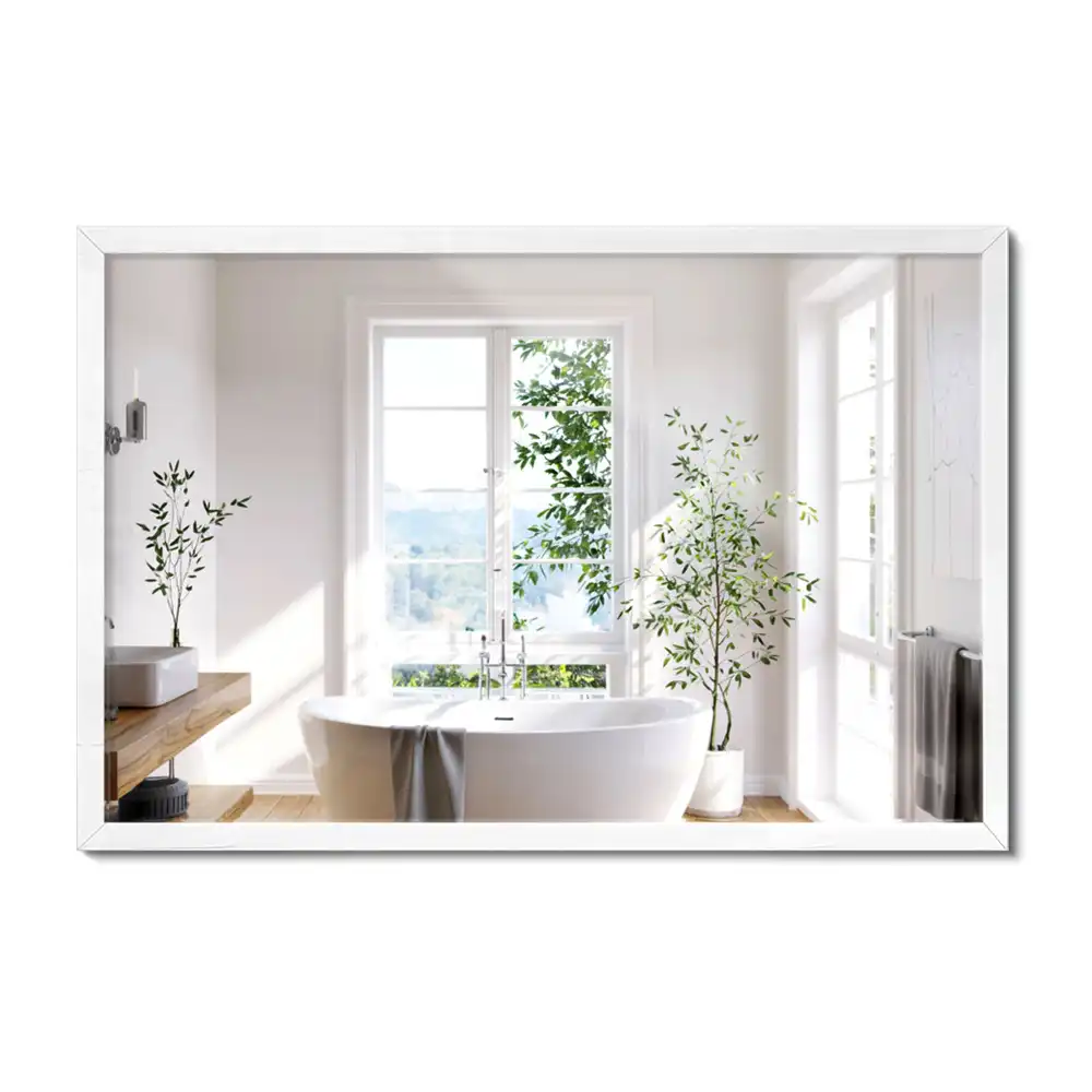 Miroir rectangulaire avec cadre blanc suspendu
