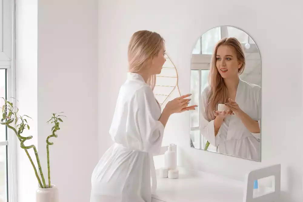 Miroir arche suspendu élégant