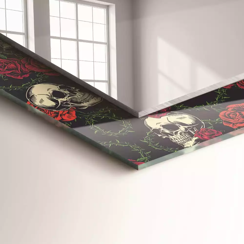 Miroir rectangulaire à cadre imprimé crânes roses et épines
