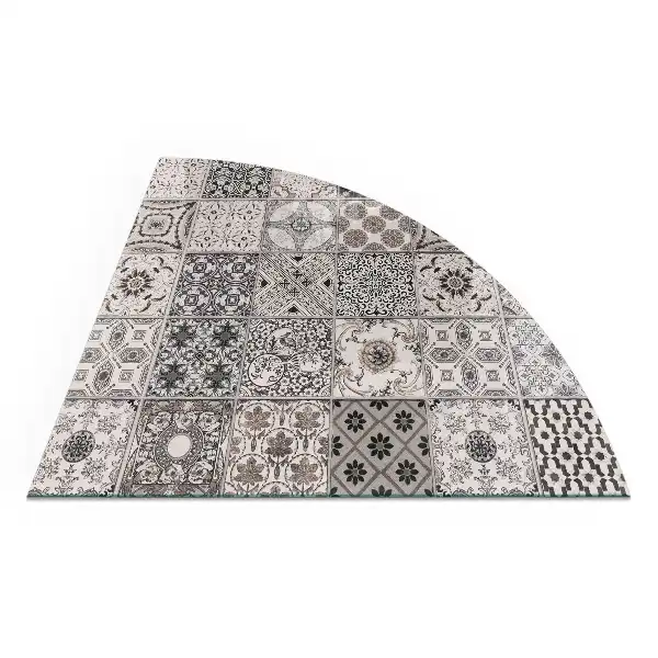 Plaque de protection en verre quart de cercle pour poêle à bois avec motifs décoratifs aspect carreaux